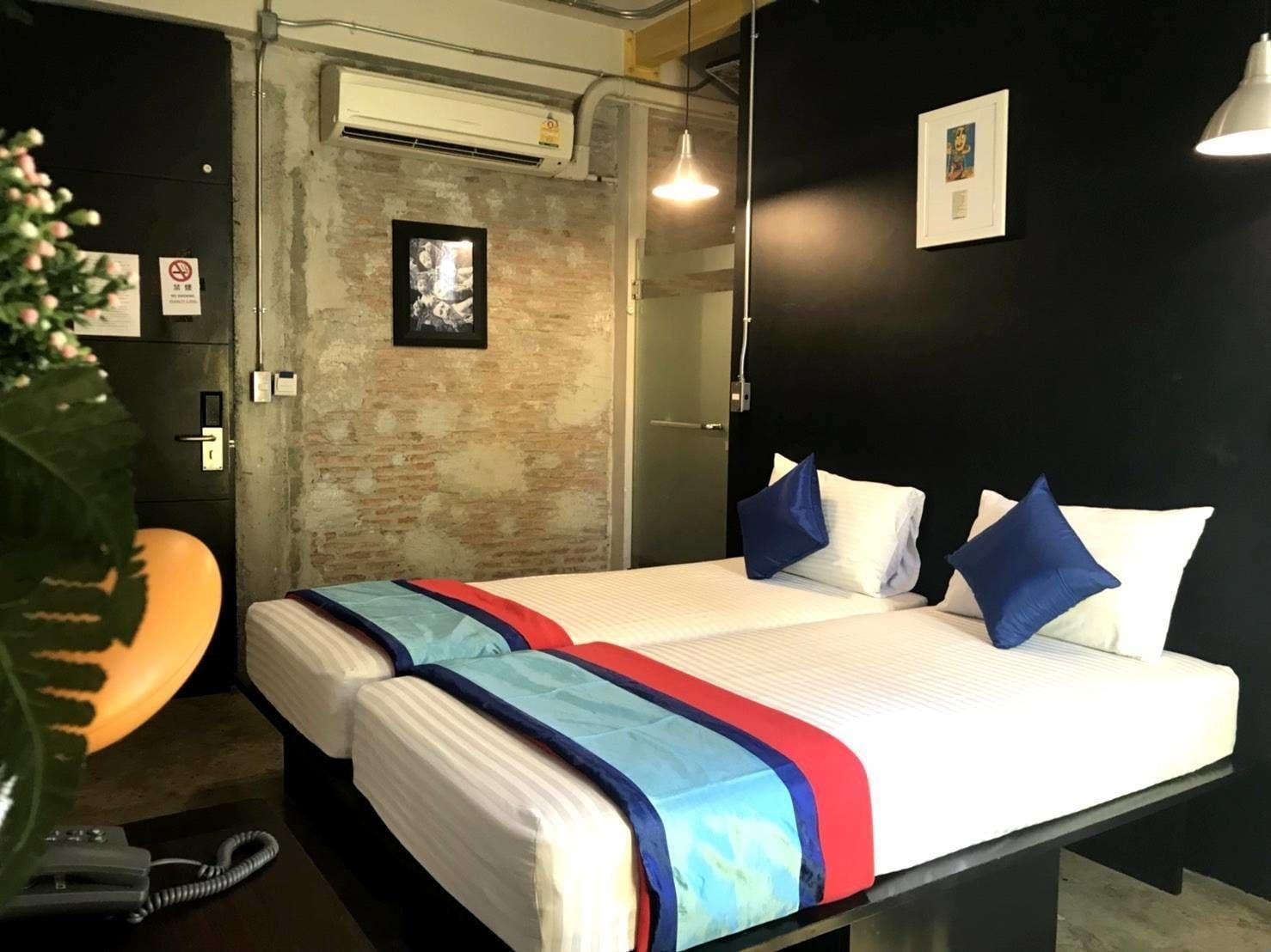 Silom Art Hostel Бангкок Екстер'єр фото