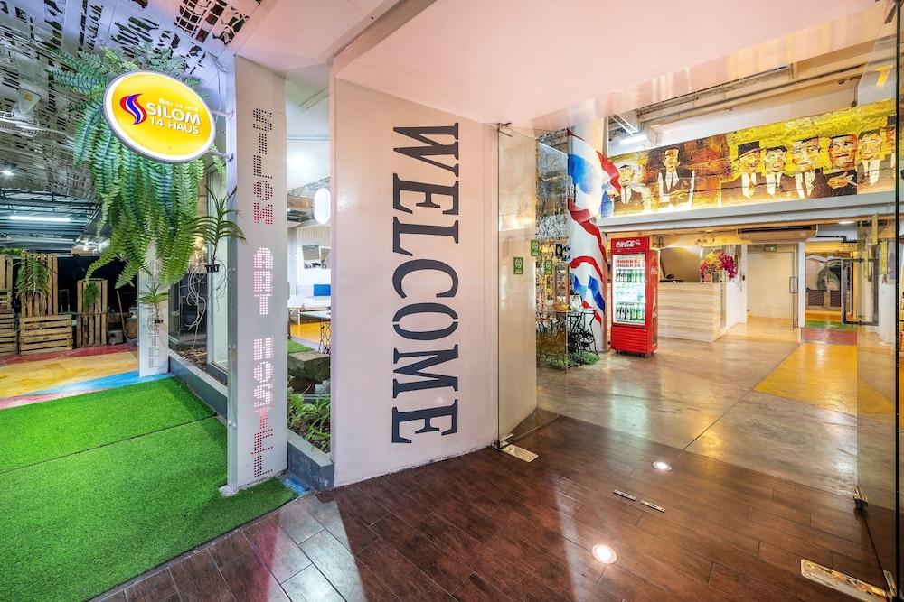 Silom Art Hostel Бангкок Екстер'єр фото