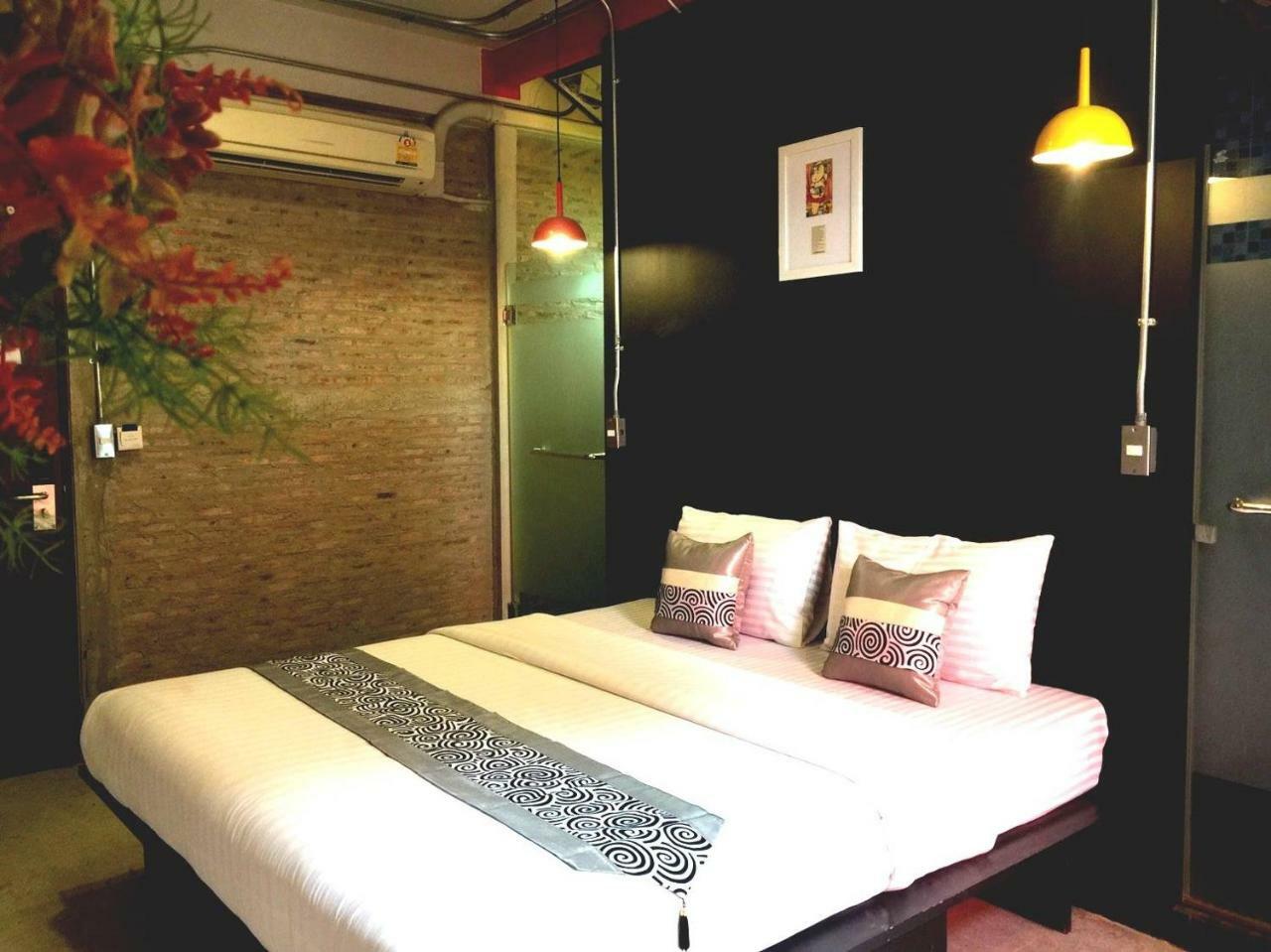 Silom Art Hostel Бангкок Екстер'єр фото