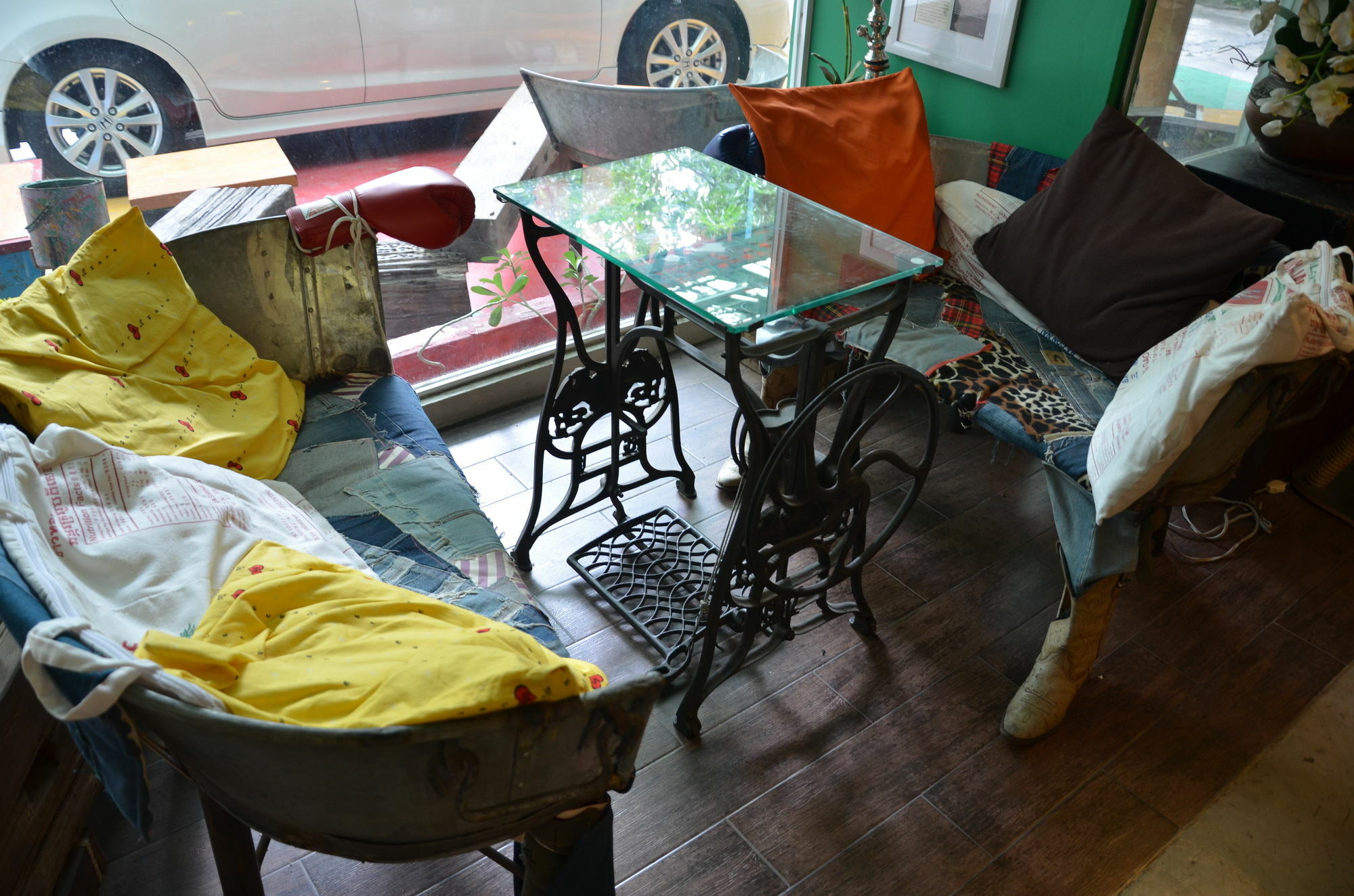 Silom Art Hostel Бангкок Екстер'єр фото