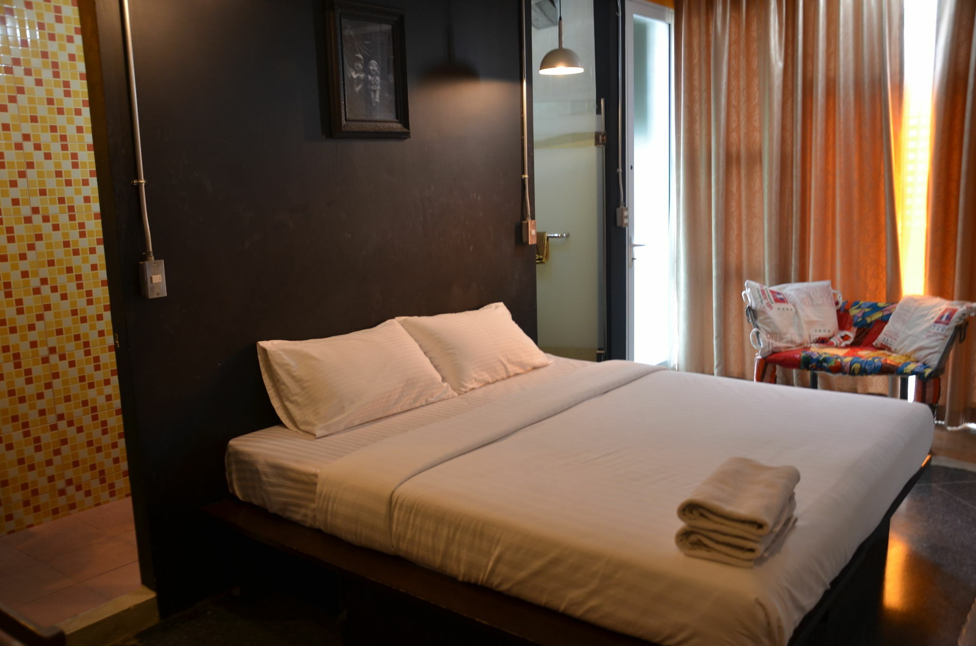 Silom Art Hostel Бангкок Екстер'єр фото