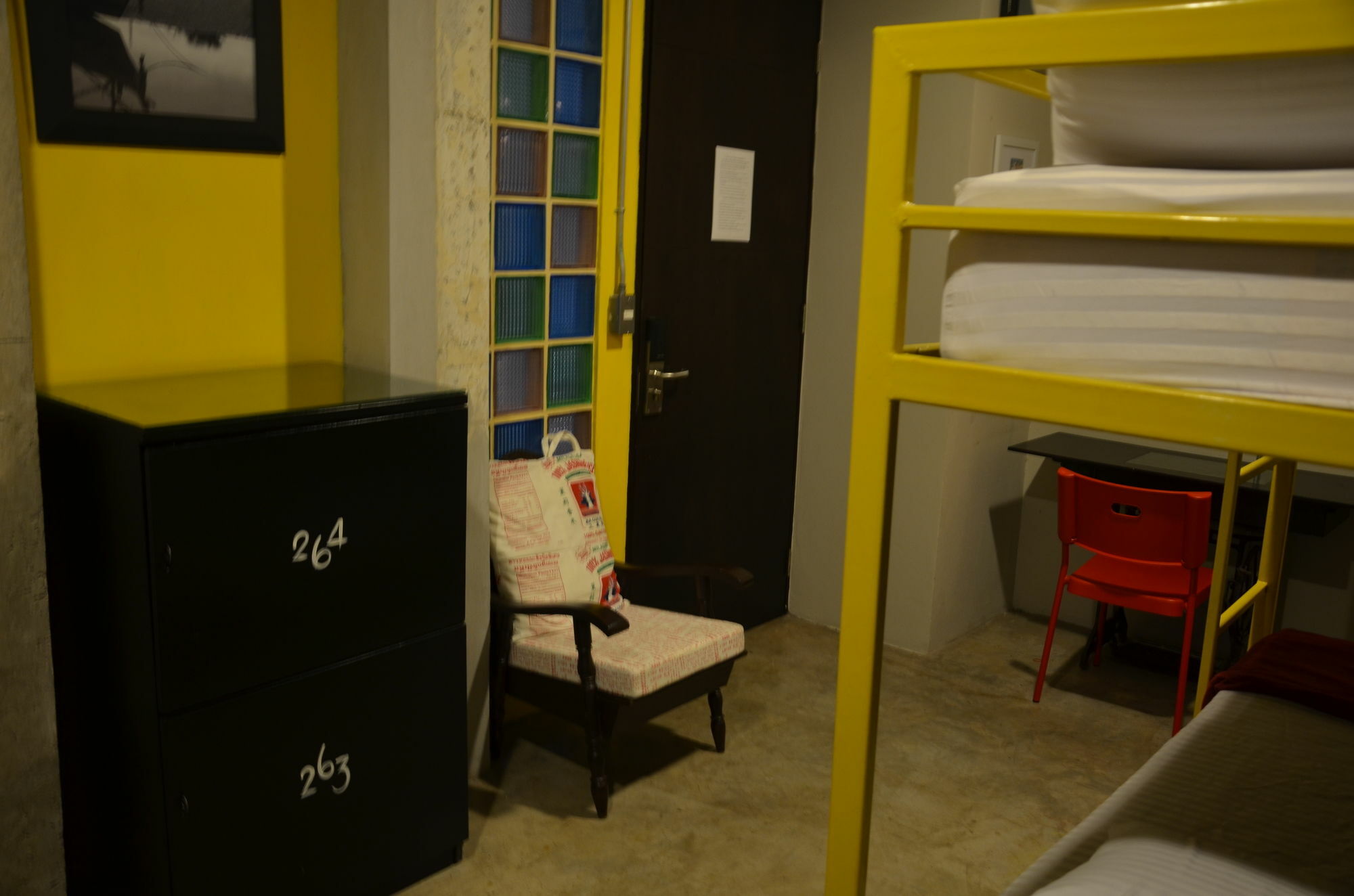 Silom Art Hostel Бангкок Екстер'єр фото