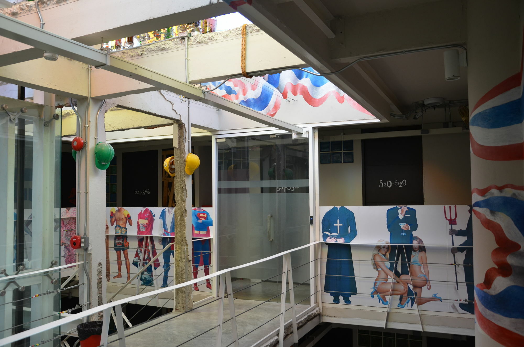 Silom Art Hostel Бангкок Екстер'єр фото
