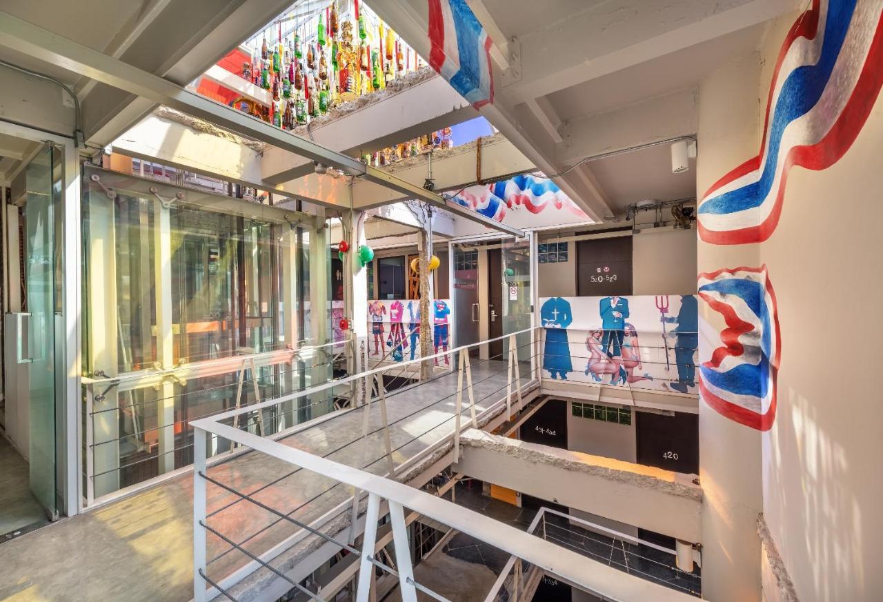 Silom Art Hostel Бангкок Екстер'єр фото