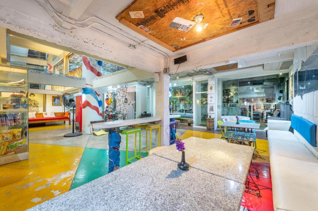 Silom Art Hostel Бангкок Екстер'єр фото